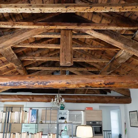 Loft Olmo Elegance بيت للعطل كومو